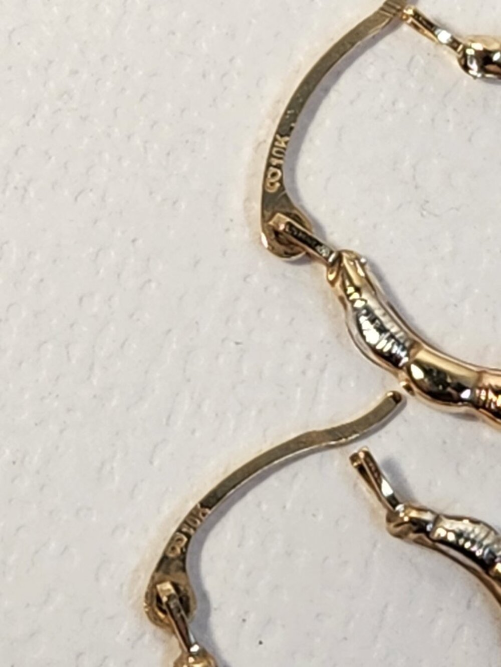 Gorgeous VTG 1980's Solid 10k Tri-Color Gold Bamboo Hoop Earrings 12mm - Picture 8 of 13